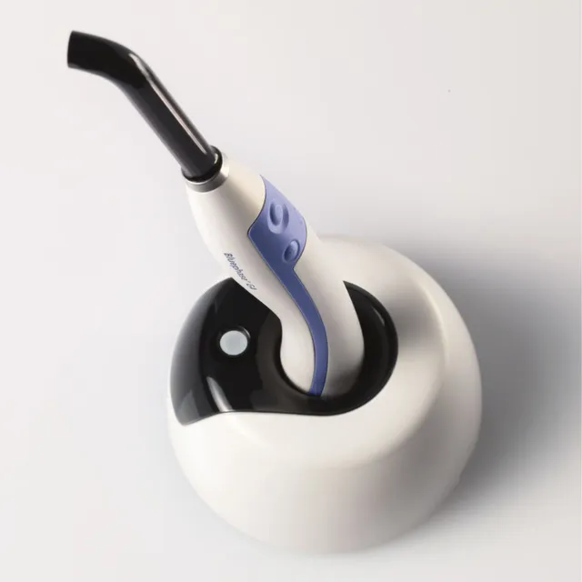 Ivoclar Bluephase G4 100 - 240V blue & Radiometer photo